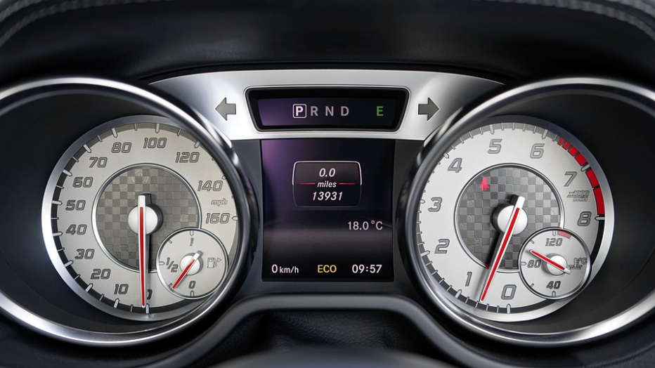 Weekend car rental deals unlimited mileage speedometer